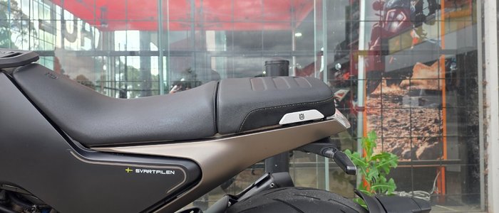 2022 HUSQVARNA SVARTPILEN 401 GREY