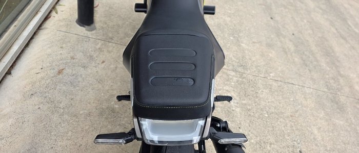 2022 HUSQVARNA SVARTPILEN 401 GREY