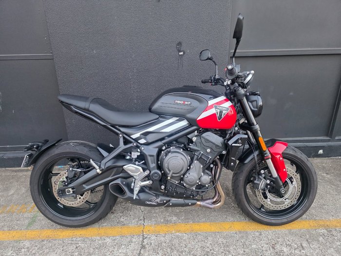 2025 Triumph TRIDENT 660 RED