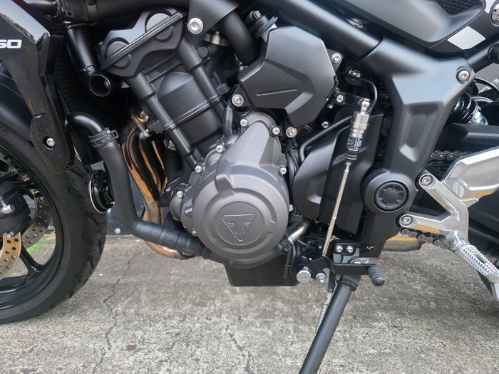 2025 Triumph TRIDENT 660 RED