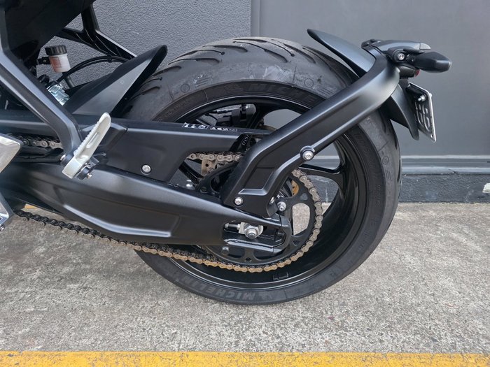 2025 Triumph TRIDENT 660 RED
