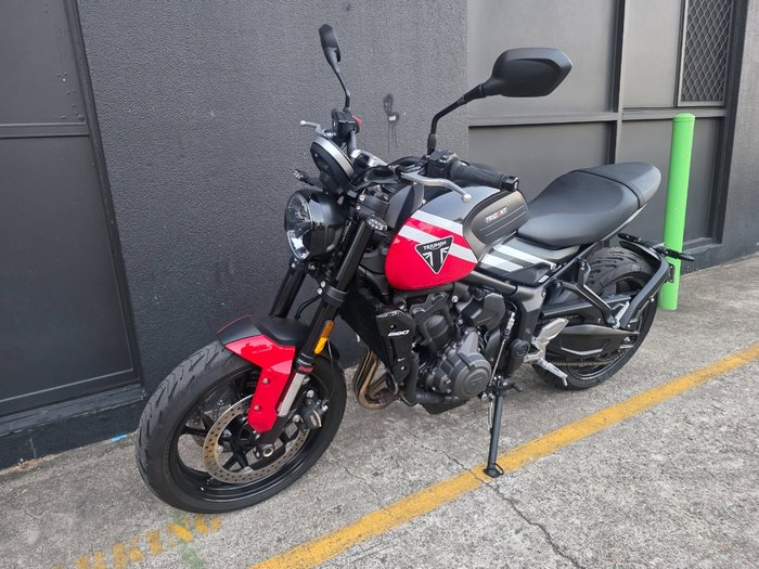 2025 Triumph TRIDENT 660 RED