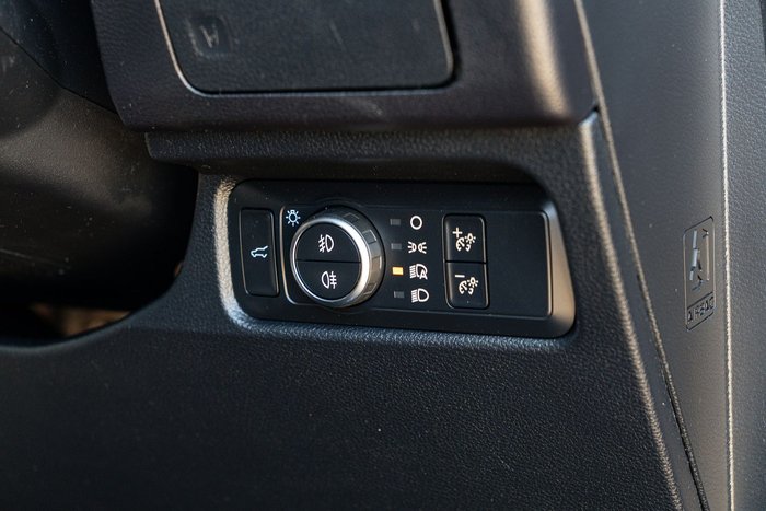 2022 Ford Everest Platinum