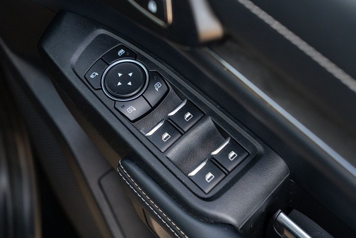 2022 Ford Everest Platinum
