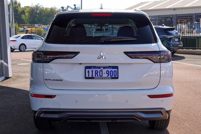 2025 Mitsubishi Outlander LS