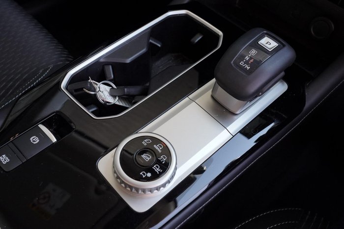 2025 Mitsubishi Outlander LS
