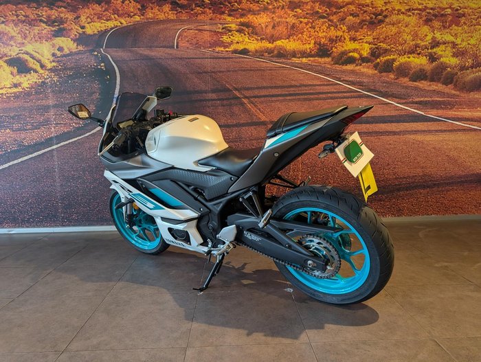 2023 Yamaha YZF-R3 R3 White