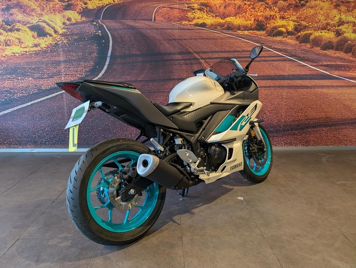 2023 Yamaha YZF-R3 R3 White