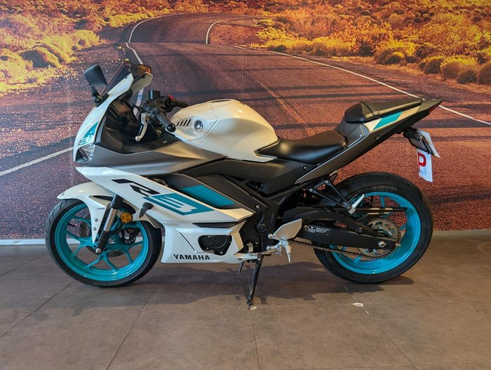 2023 Yamaha YZF-R3 R3 White