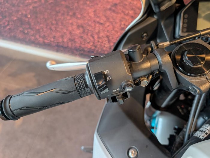 2023 Yamaha YZF-R3 R3 White