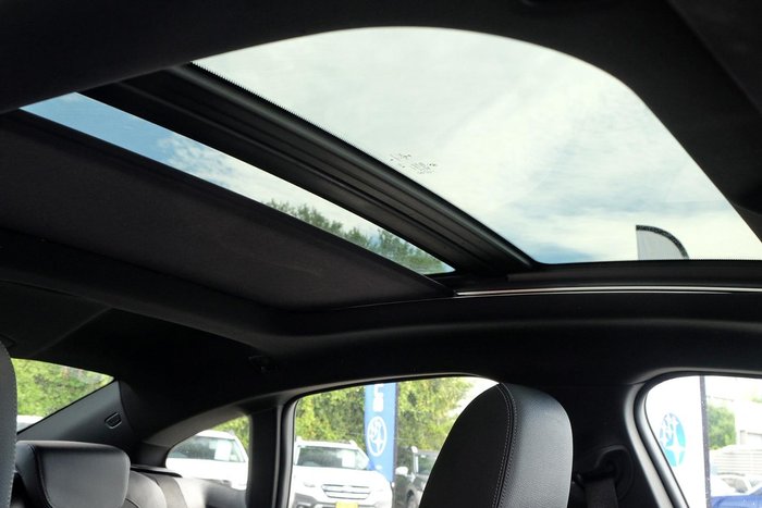 2022 BMW 2 Series 220i M Sport