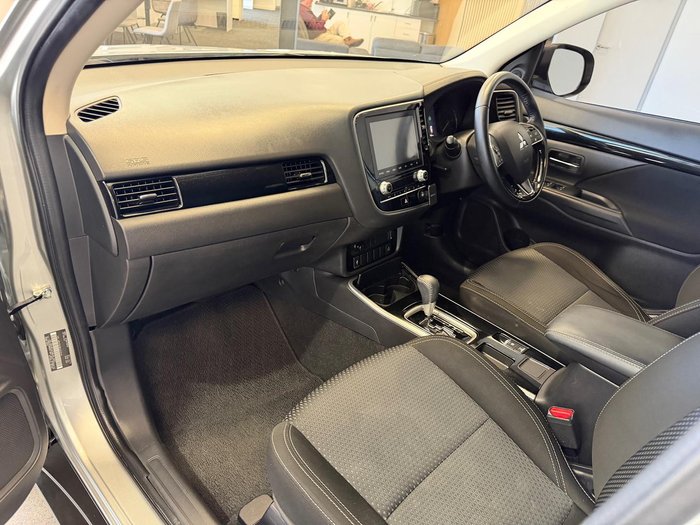 2020 Mitsubishi Outlander ES