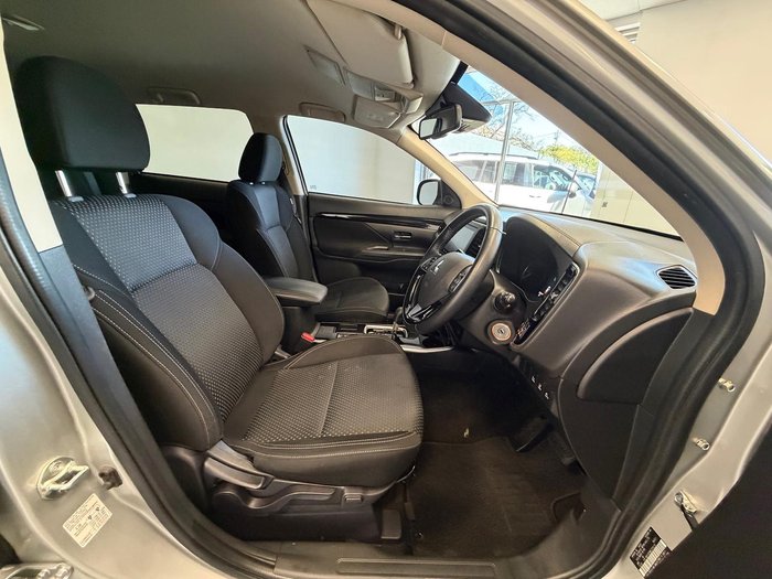 2020 Mitsubishi Outlander ES