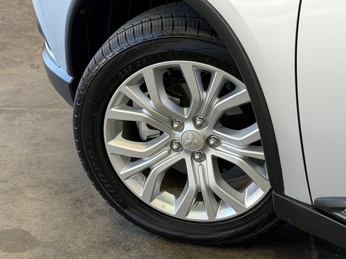 2020 Mitsubishi Outlander ES