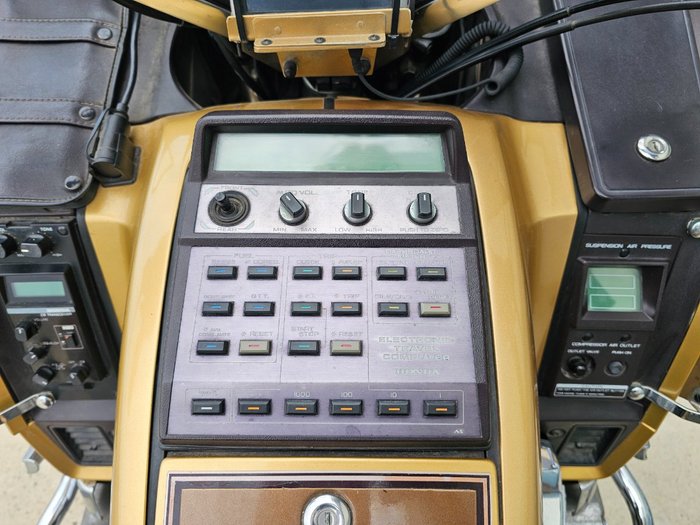 1985 Honda GL1200AE (GOLDWING ASPENCADE) GOLD