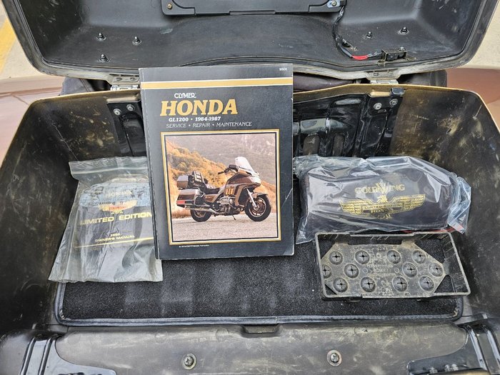 1985 Honda GL1200AE (GOLDWING ASPENCADE) GOLD