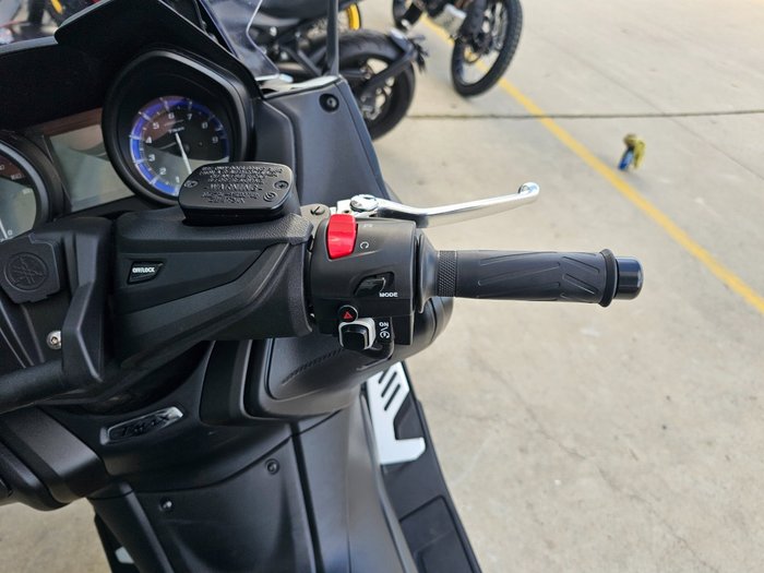 2021 Yamaha TMAX 560 (ABS) LOW GLOSS BLACK