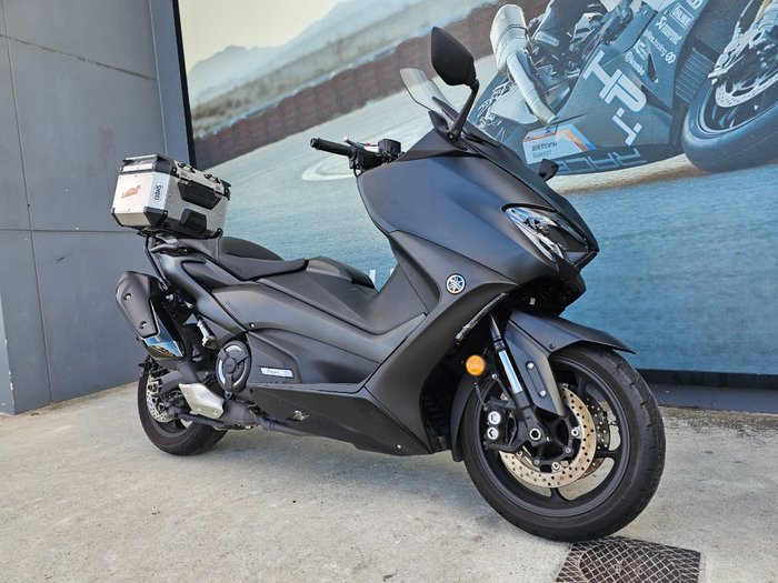 2021 Yamaha TMAX 560 (ABS) LOW GLOSS BLACK