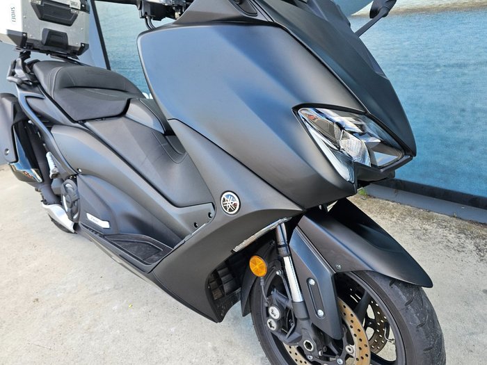 2021 Yamaha TMAX 560 (ABS) LOW GLOSS BLACK