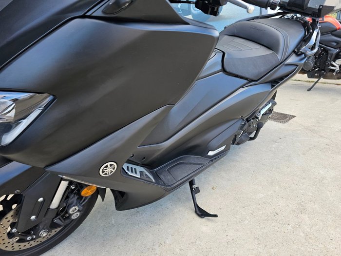 2021 Yamaha TMAX 560 (ABS) LOW GLOSS BLACK