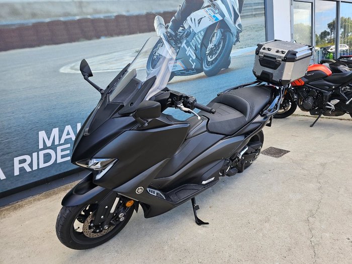 2021 Yamaha TMAX 560 (ABS) LOW GLOSS BLACK