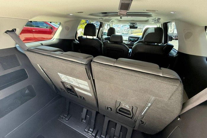 2024 Kia Carnival GT-Line HEV