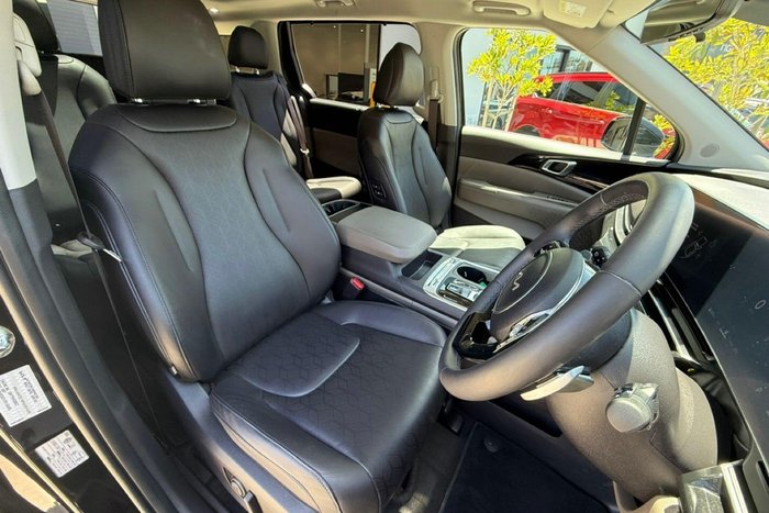 2024 Kia Carnival GT-Line HEV
