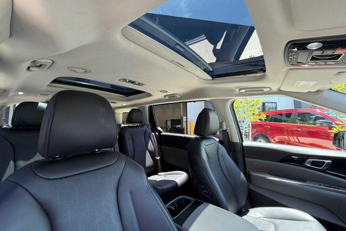 2024 Kia Carnival GT-Line HEV