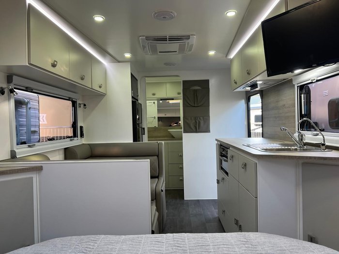 2024 Design RV Crx Semi Off Road, Van 1-1, 18'8''