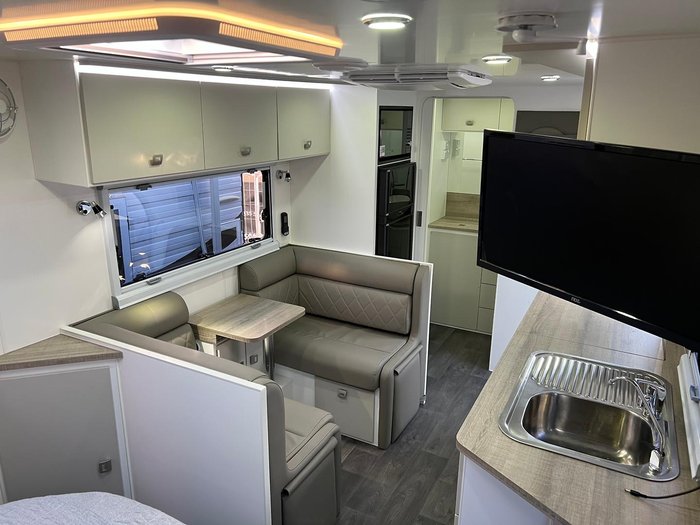 2024 Design RV Crx Semi Off Road, Van 1-1, 18'8''