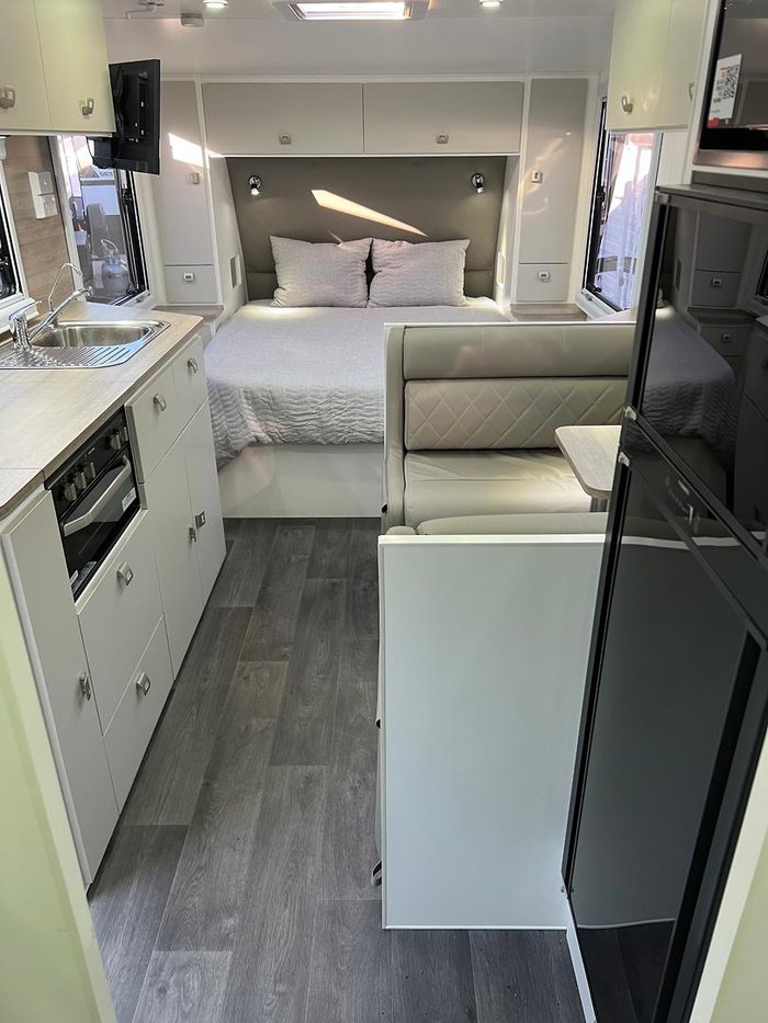 2024 Design RV Crx Semi Off Road, Van 1-1, 18'8''