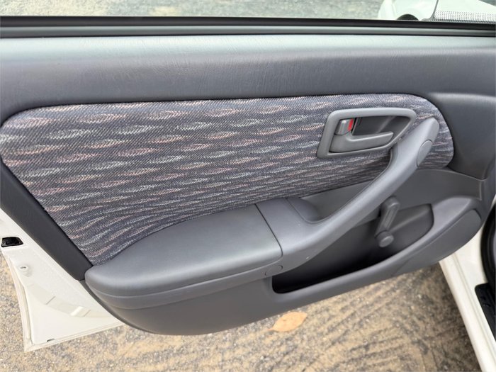 2000 TOYOTA CAMRY CONQUEST SXV20R WHITE