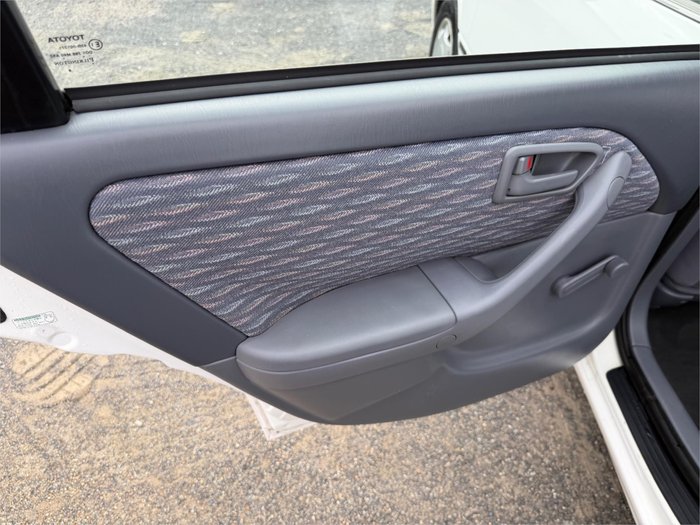 2000 TOYOTA CAMRY CONQUEST SXV20R WHITE