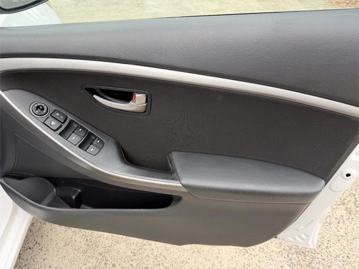 2012 HYUNDAI i30 ACTIVE