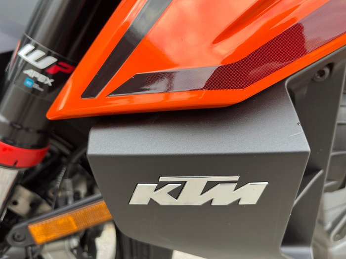 2025 KTM 1390 Super Duke R Super Duke Orange