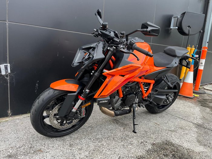 2025 KTM 1390 Super Duke R Super Duke Orange