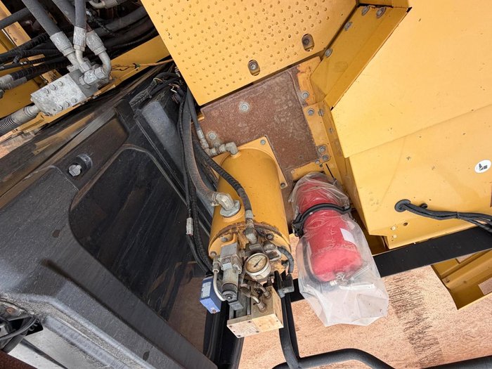 2021 Caterpillar 330