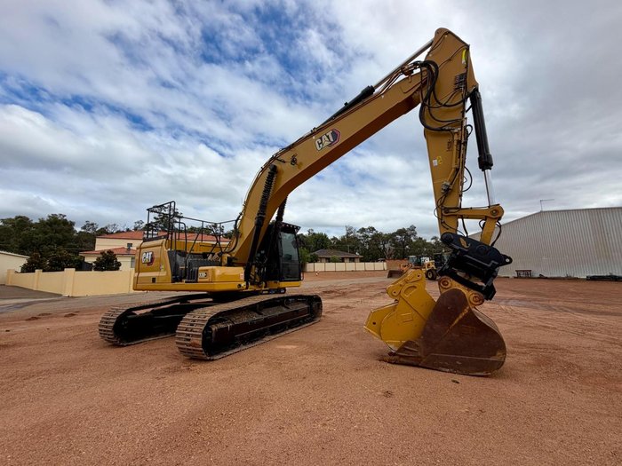 2021 Caterpillar 330