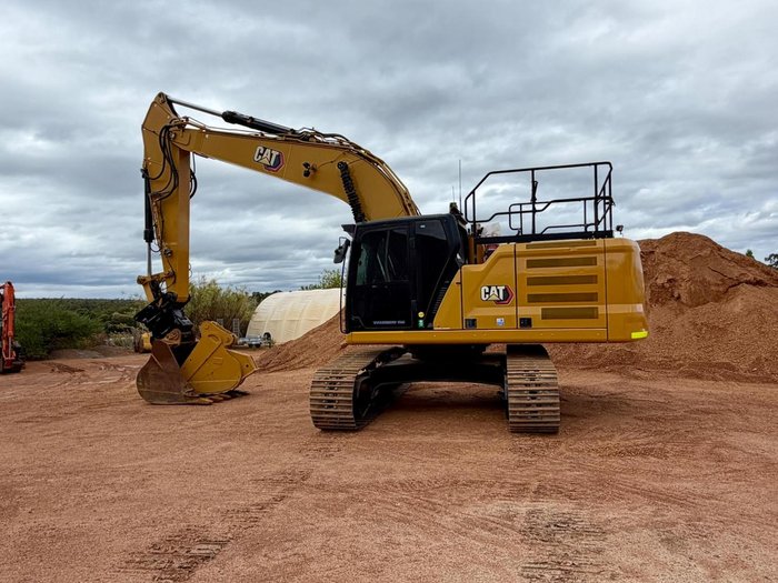 2021 Caterpillar 330