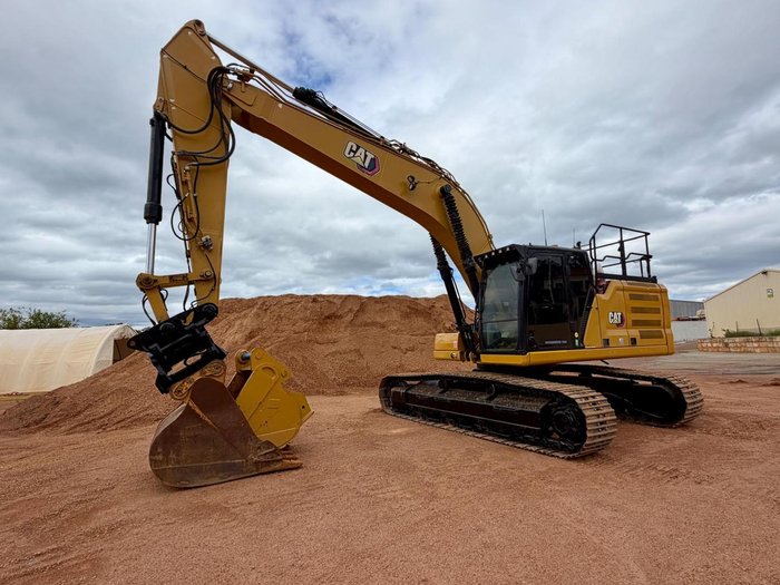 2021 Caterpillar 330