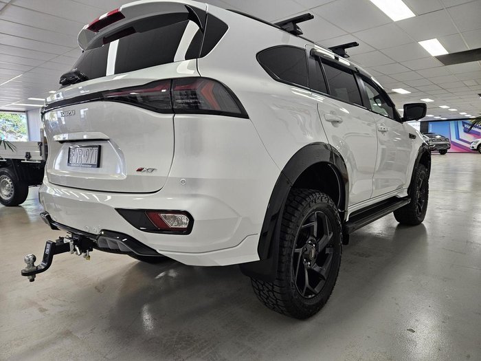 2025 Isuzu MU-X X-TERRAIN MY25.5 4X4 Dual Range Moonstone White