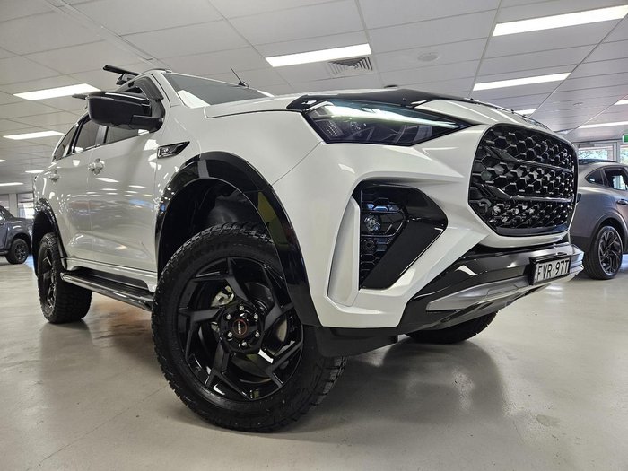 2025 Isuzu MU-X X-TERRAIN