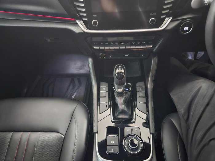 2025 Isuzu MU-X X-TERRAIN MY25.5 4X4 Dual Range Moonstone White