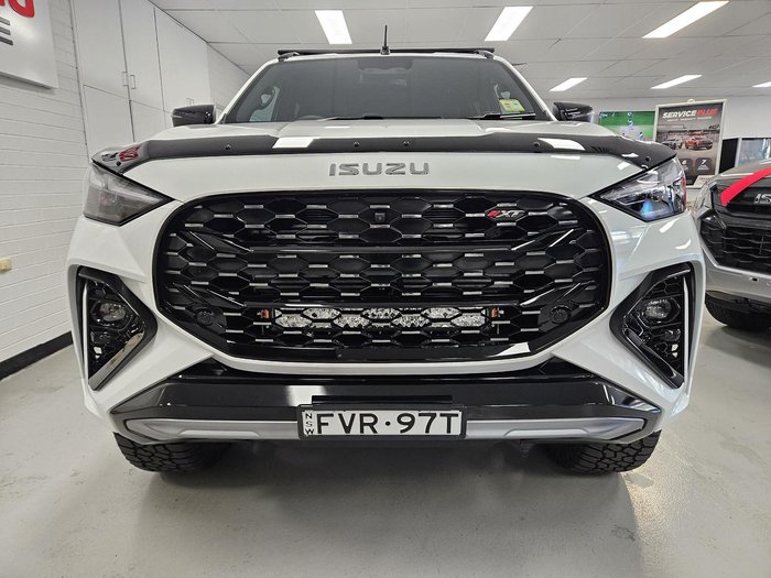 2025 Isuzu MU-X X-TERRAIN MY25.5 4X4 Dual Range Moonstone White