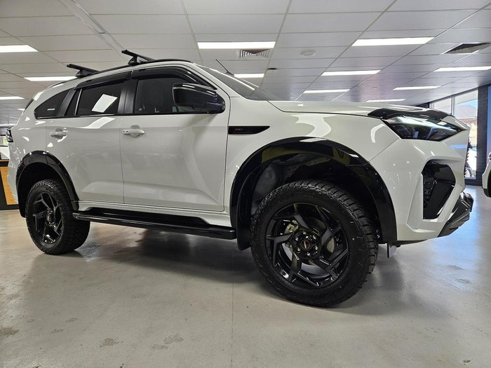 2025 Isuzu MU-X X-TERRAIN