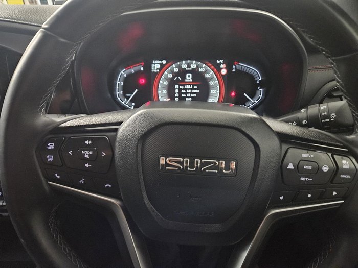 2025 Isuzu MU-X X-TERRAIN