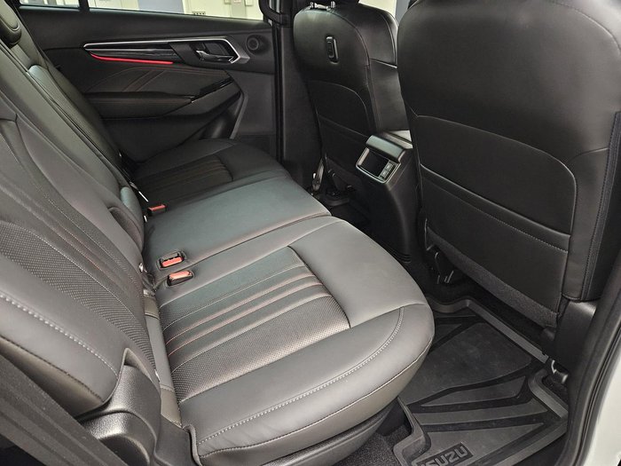 2025 Isuzu MU-X X-TERRAIN MY25.5 4X4 Dual Range Moonstone White