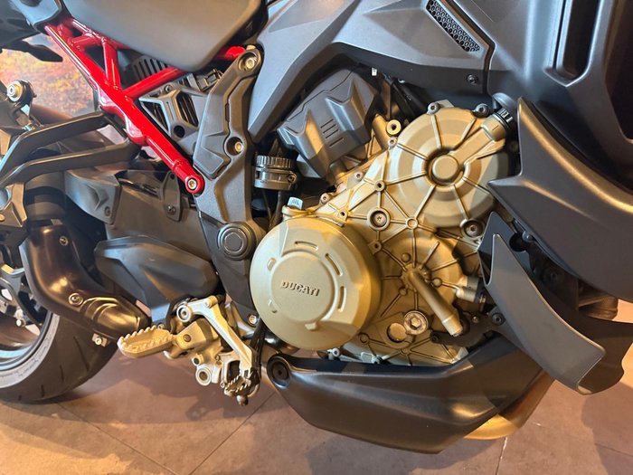 2022 Ducati Multistrada V4 Pikes Peak Multistrada Red