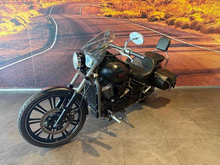 2010 Kawasaki Vulcan 900 Custom (VN900C) Vulcan Black