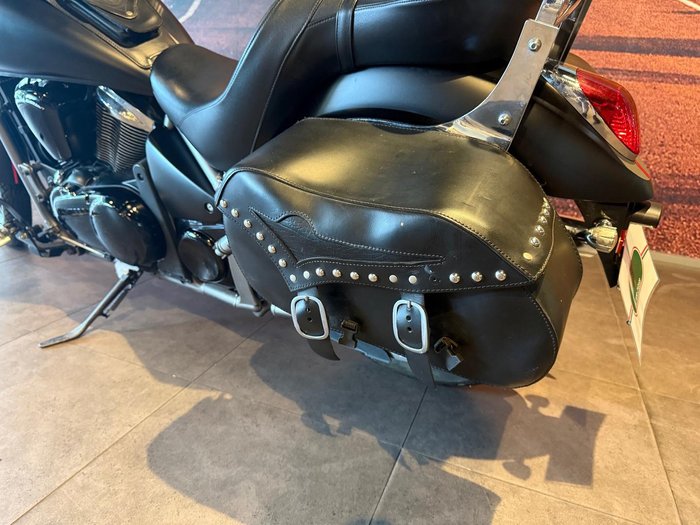 2010 Kawasaki Vulcan 900 Custom (VN900C) Vulcan Black